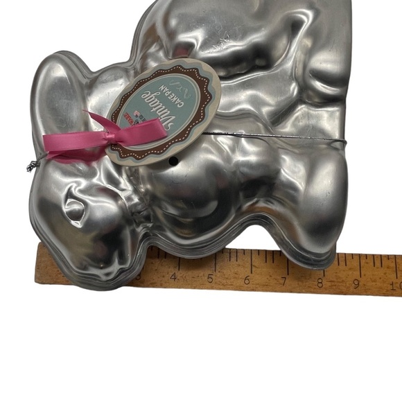 Nordic Ware 3D Aluminum Stand Up Rabbit Cake Pan Easter Bunny Vintage Inspired - Picture 7 of 12